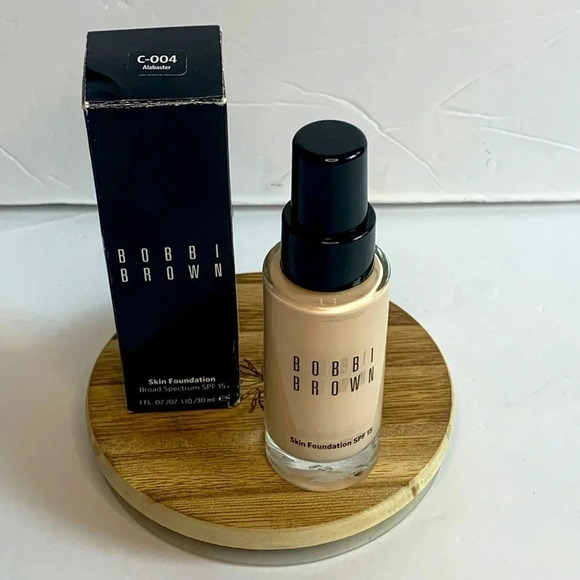 Bobbi Brown Foundation Alabaster SPF 15 1 oz New - Picture 1 of 6